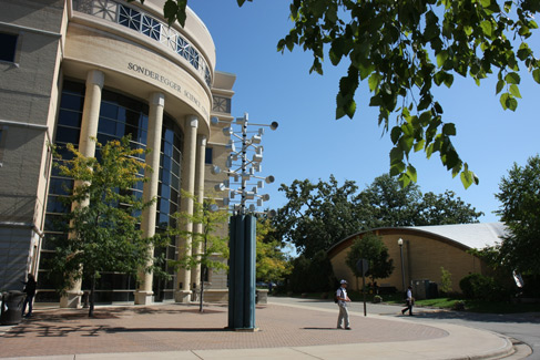 埃奇伍德學院  Edgewood College