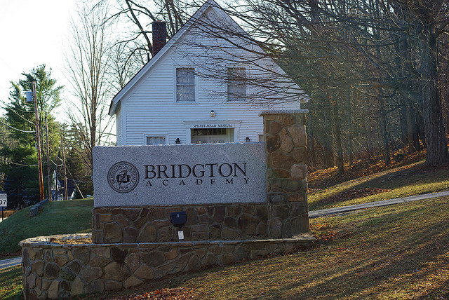 布瑞頓學(xué)院 Bridgton Academy